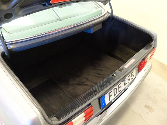 Mercedes-Benz S420 10 of 11