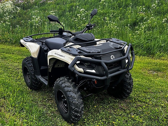 Can-Am Outlander Pro HD5 2 of 3