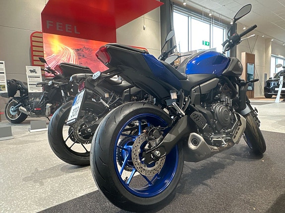 Yamaha MT-07 2 of 5
