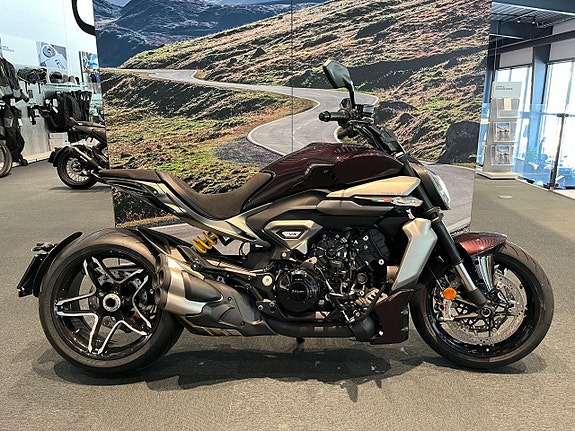 Ducati XDiavel V4