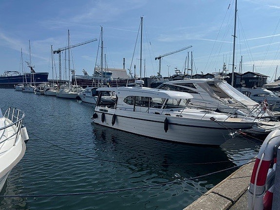 Viknes 1080 - 2024, endast 38 gångtimmar, som ny