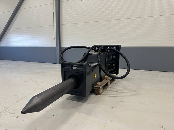 REWOLT RT150 Hydraulhammare 2400kg (275,000:- +moms) 4 of 9