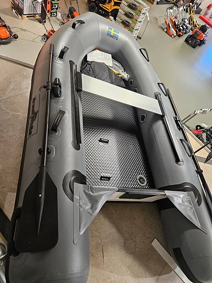 Greatwhite RIB 300A 4 of 5