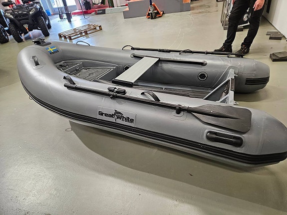 Greatwhite RIB 300A 3 of 5
