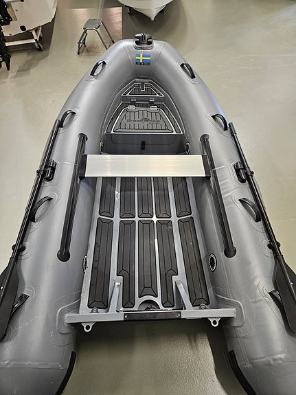 Greatwhite RIB 300A 2 of 5