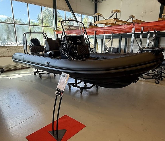 Highfield Sport 660, helsvart, Mercury 200 Hk V6 -2025