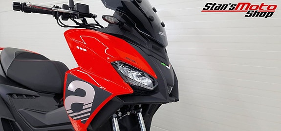 Aprilia SR GT 200 ABS  Låga mil 11 of 17