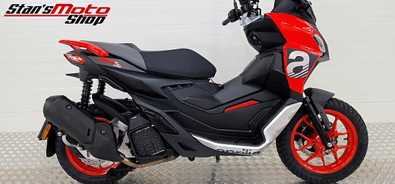 Aprilia SR GT 200 ABS  Låga mil 13 of 17