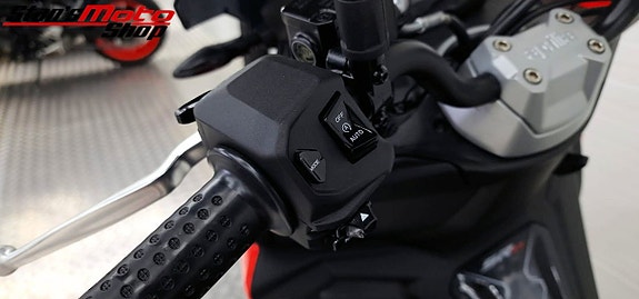 Aprilia SR GT 200 ABS  Låga mil 15 of 17