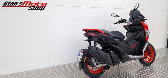Aprilia SR GT 200 ABS  Låga mil  Stor lagerrensning – Begränsad tid! 3 of 5