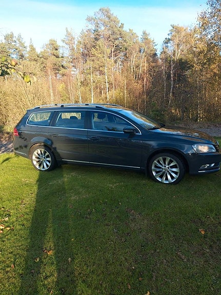 Volkswagen Passat 2 of 5