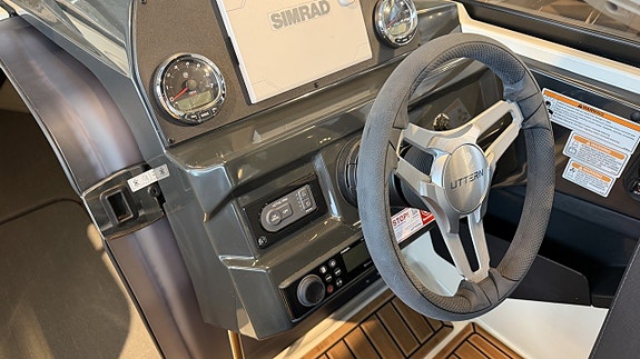 Uttern D59 | Mercury F150 CF 3 of 8