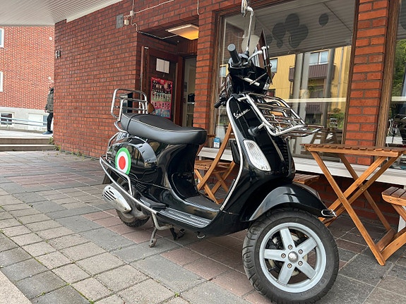 Vespa LXS