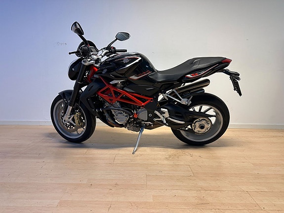 MV Agusta Brutale R 1090 Låga mil ! 4 of 4