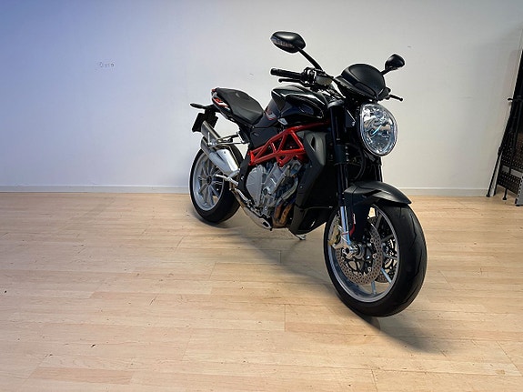 MV Agusta Brutale R 1090 Låga mil ! 2 of 4