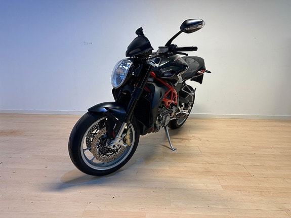 MV Agusta Brutale R 1090 Låga mil ! 3 of 4