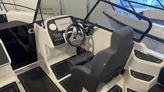Micore 68br R-design | Mercury F150 2 of 10