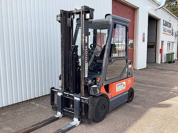 Toyota 7 FB MF 25 2 of 6