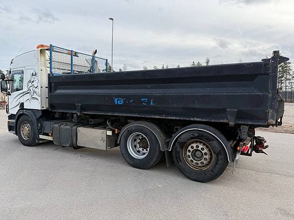 Scania P400 6x2*4 schakt/ tipp bil 5 of 10