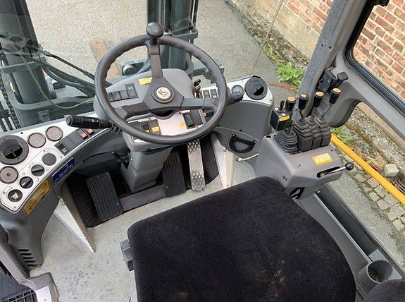 Kalmar DCD 70-6 4 of 5