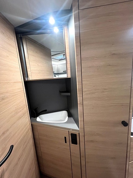 Knaus L!VE TI PLATINUM SELECTION 650 MF 12 of 13