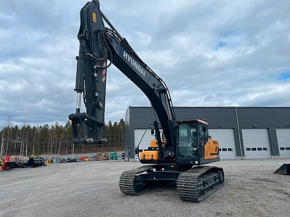 Hyundai HX 300 AL 2 of 3