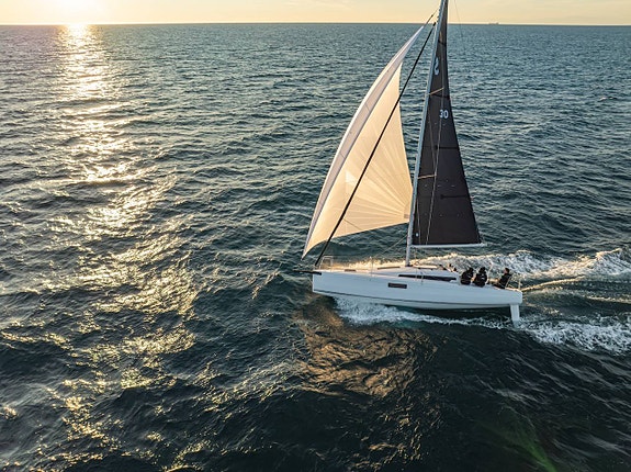 BENETEAU FIRST 30 4 of 5