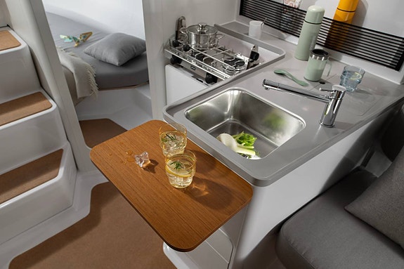 BENETEAU FIRST 30 9 of 12