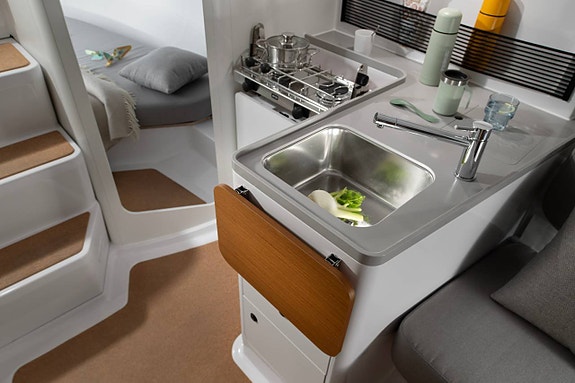 BENETEAU FIRST 30 8 of 12