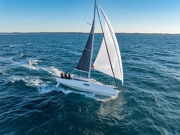 BENETEAU FIRST 30 2 of 5
