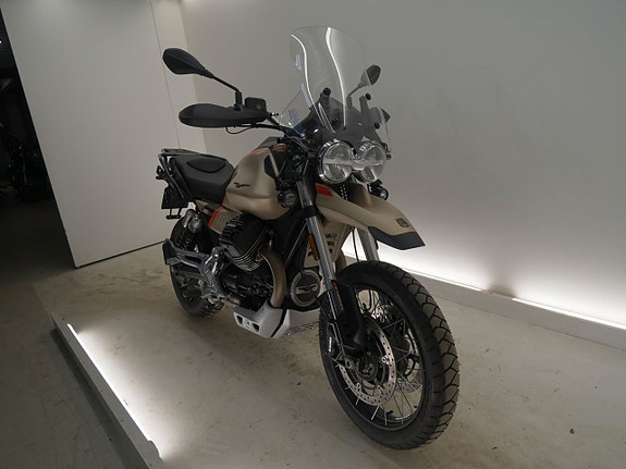 Moto Guzzi V85 TT Travel 2 of 3