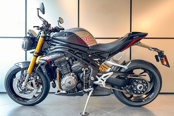 Triumph Speed Triple 1200 RS 3 of 5