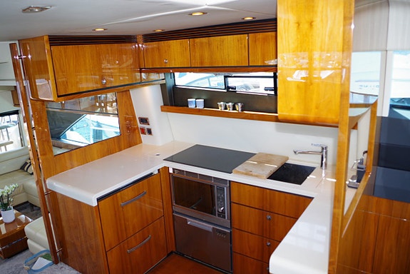 Fairline Squadron 55 5 of 9