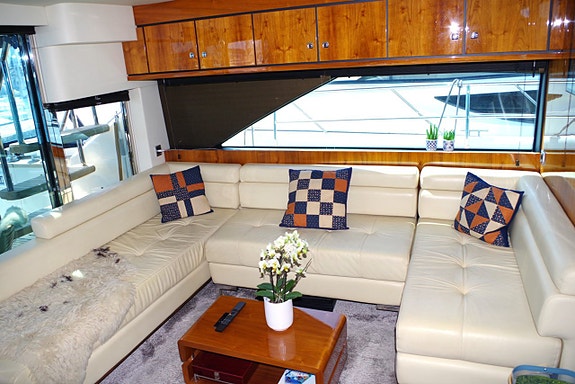 Fairline Squadron 55 4 of 9