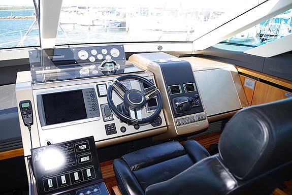 Fairline Squadron 55 6 of 9