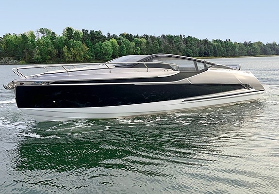 Fairline F//LINE 33-2020 modell med dubbla 220hk D3:or 131h