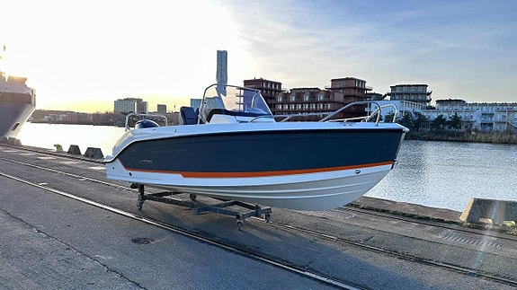 Uttern S59 Premium Edition - Mercury F150 - 2022