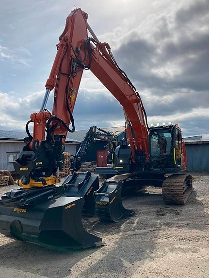 Hitachi ZX 225 US LC 4 of 8