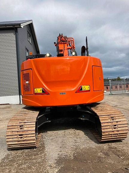 Hitachi ZX 225 US LC 3 of 8