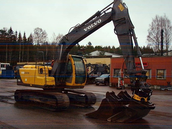 Volvo EC 140 LC 2 of 5