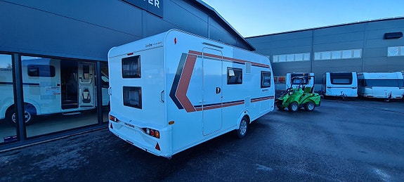 Weinsberg 480 QDK CaraOne [HOT] "Våningssäng + Golvvärme" 2 of 5