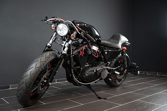 Harley-Davidson XL1200X Forty-Eight Café Racer 2 of 5