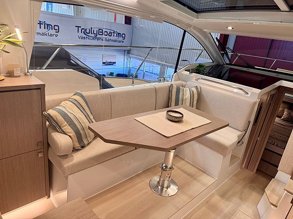 Sealine C335 - 11 x 3,5m - 1 x 440 hk / 2 x 270 hk 4 of 12