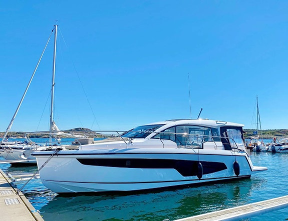 Sealine C335 - 1 x D6-440