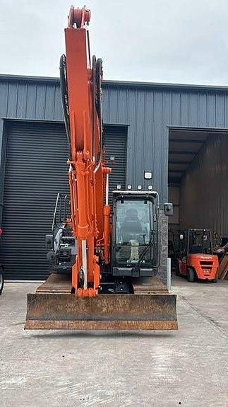 Hitachi ZX 135 US - 7B , UTHYRES 5 of 5