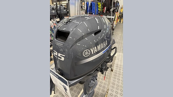 Cremo 470R med Yamaha F25 5 of 6