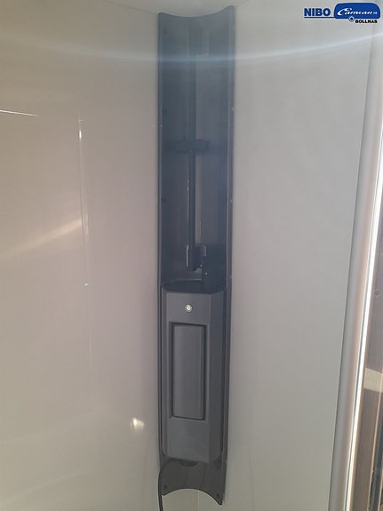 Kabe Imperial Travel Master Intergrated 860 LGB 14 of 17