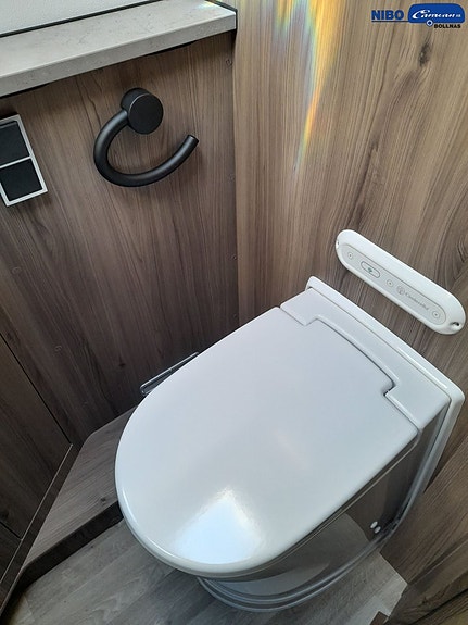Kabe Imperial Travel Master Intergrated 860 LGB 17 of 17