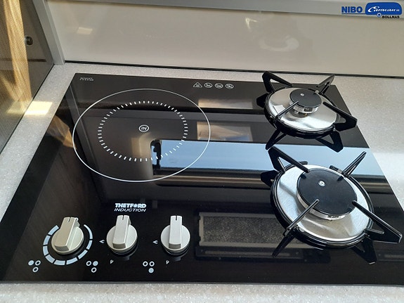 Kabe Imperial Travel Master Intergrated 860 LGB 11 of 17