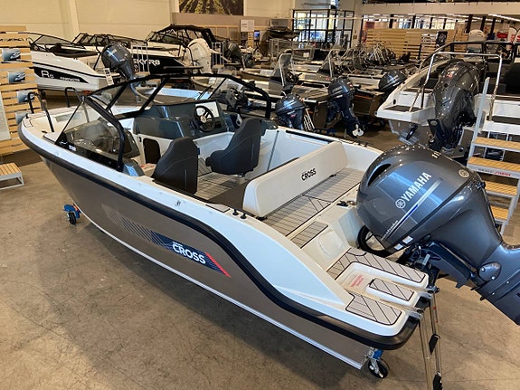 *NYHET* Yamarin Cross 55 BR -25 Yamaha F115